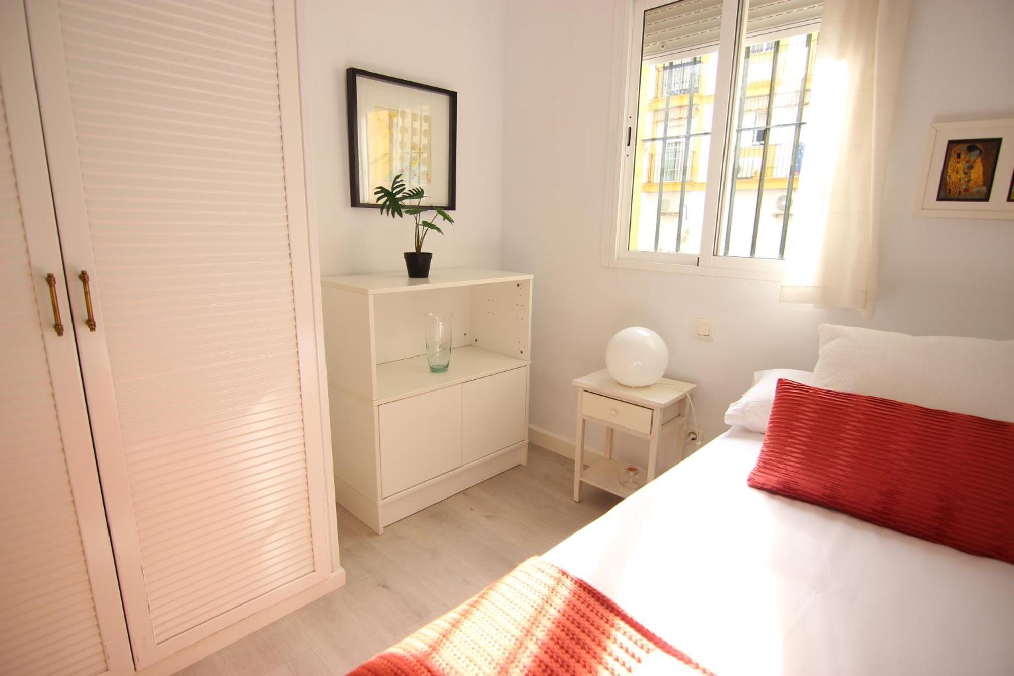 Rentalsevilla Espacioso Apartamento En La Alameda De Hercules Con Parking Εξωτερικό φωτογραφία