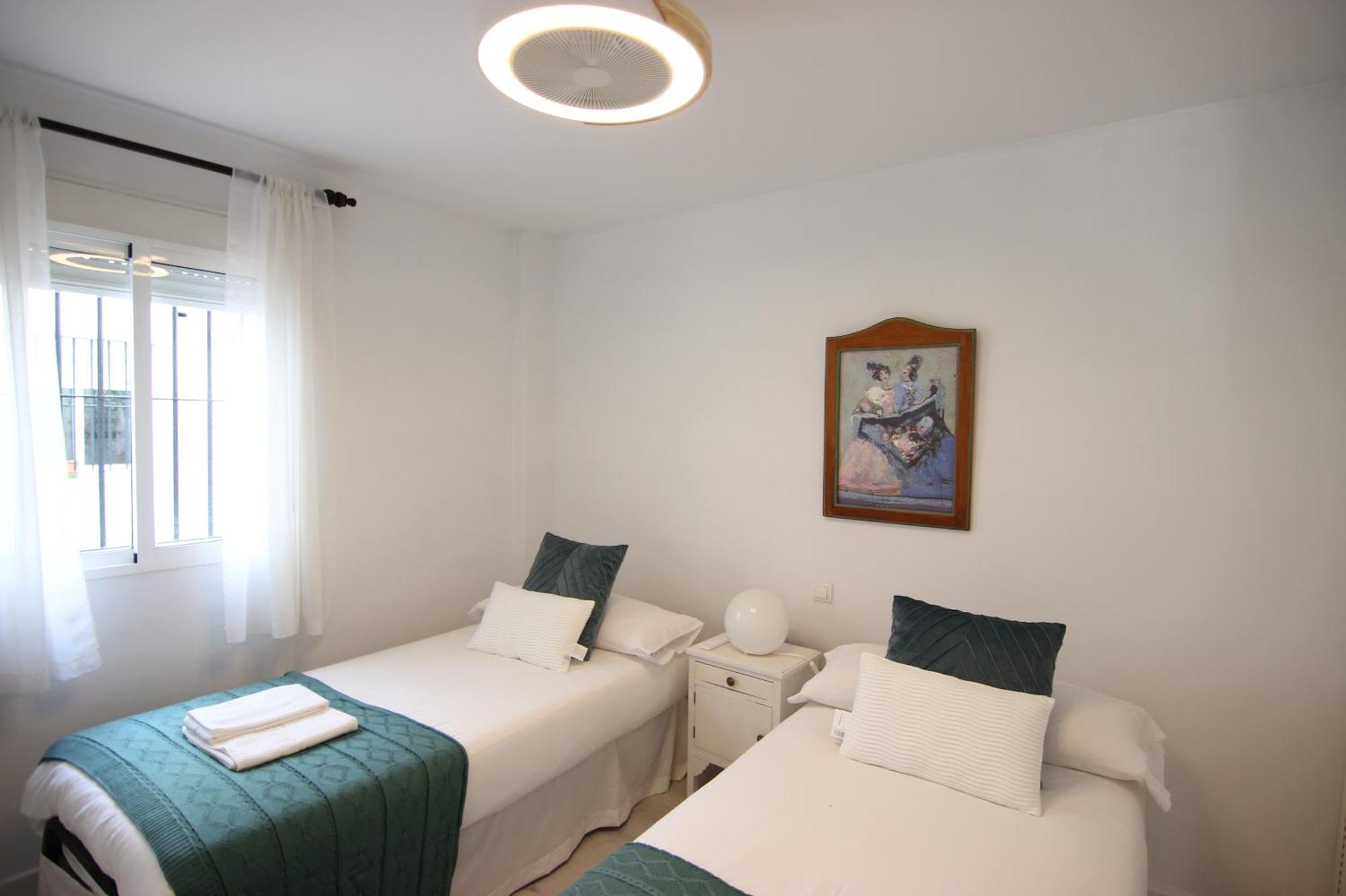 Rentalsevilla Espacioso Apartamento En La Alameda De Hercules Con Parking Εξωτερικό φωτογραφία