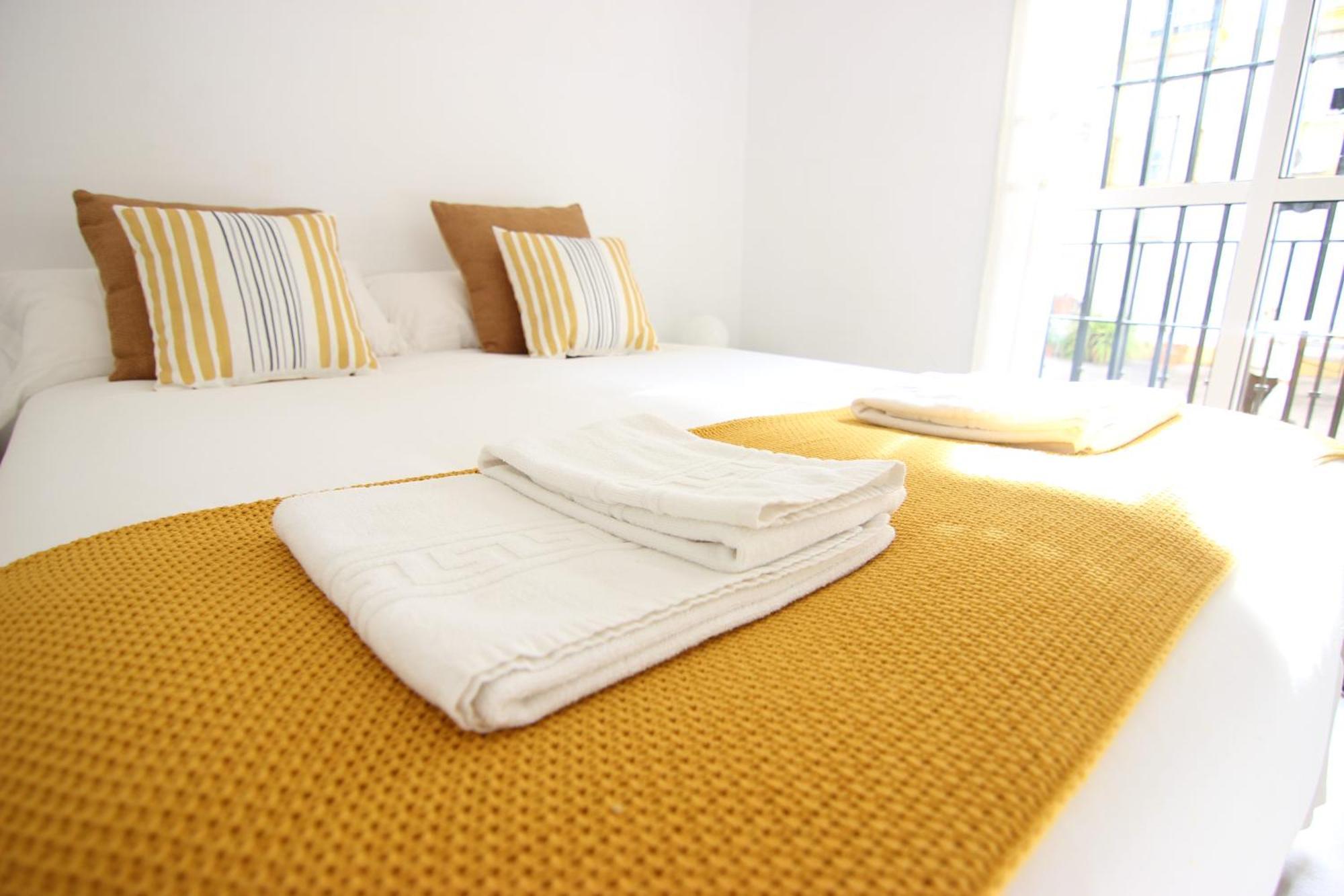 Rentalsevilla Espacioso Apartamento En La Alameda De Hercules Con Parking Εξωτερικό φωτογραφία